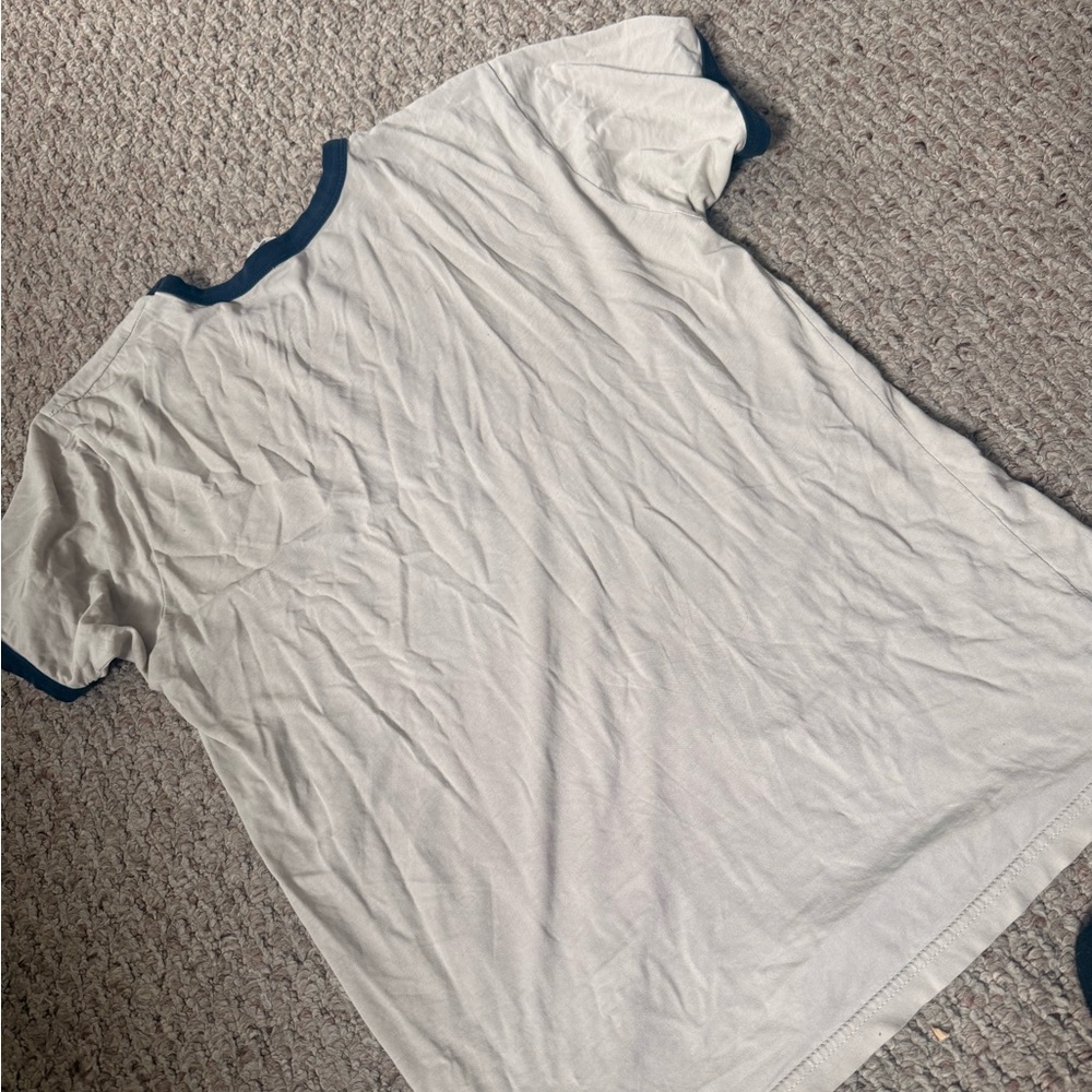 Rare Yellowjackets tv show T-Shirt - Picture 4 of 4
